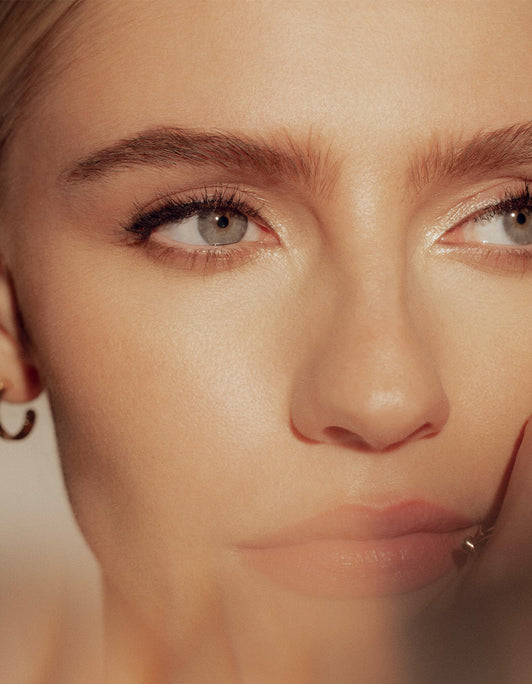 Hi-Def Brow Gel 豐盈持久染眉膏